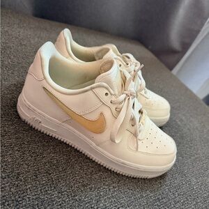 Nike off White and Gold Sneakers 6.5